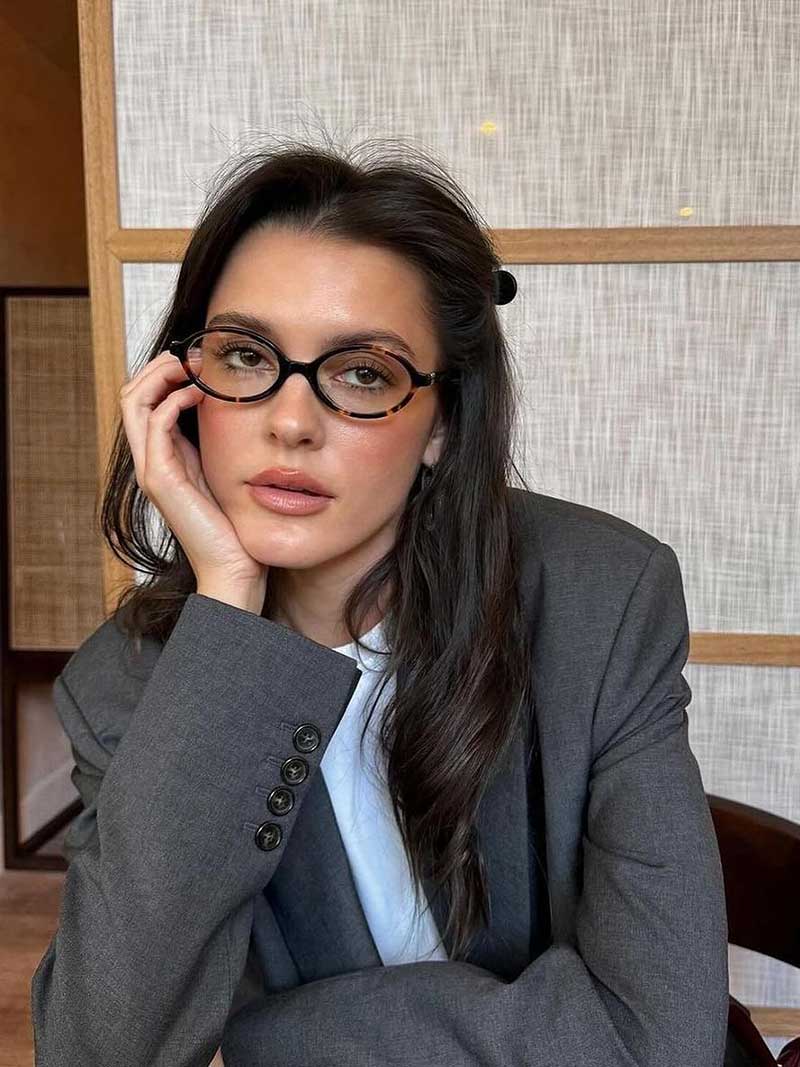 Clare - Oval Sunglasses