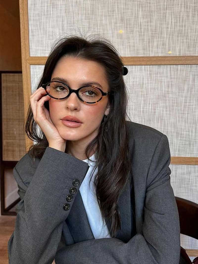 Clare - Oval Sunglasses